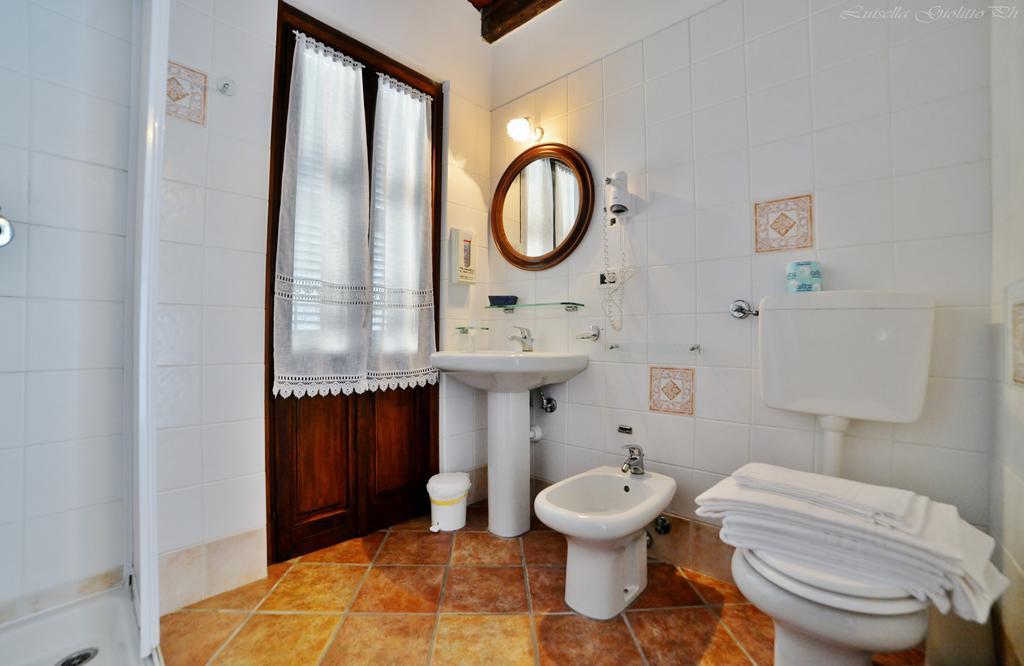 Azienda Agricola Tenuta Del Barone Каллиано Номер фото